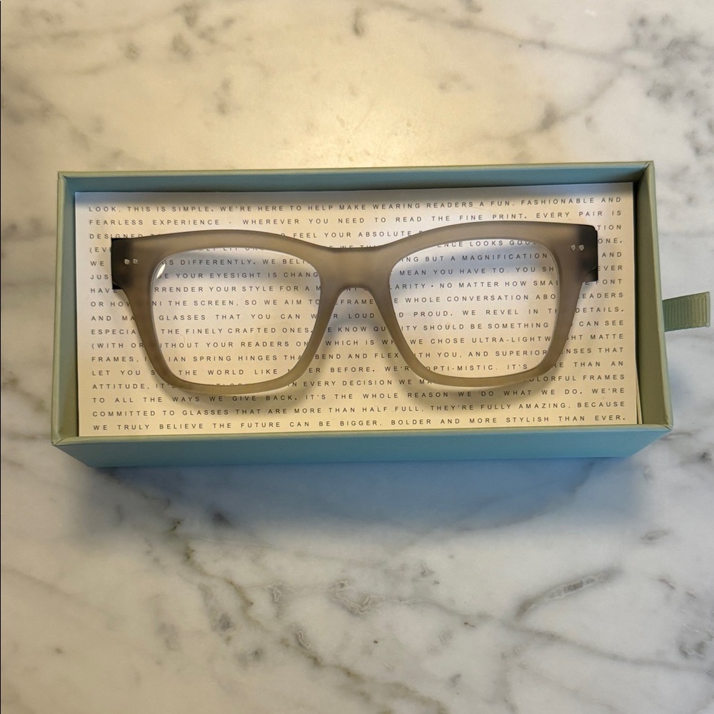 NEW Look Optic Cosmo progressive readers in Taupe, +2.00.